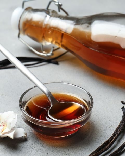 Expert Tips for Buying and Baking With Vanilla Extract